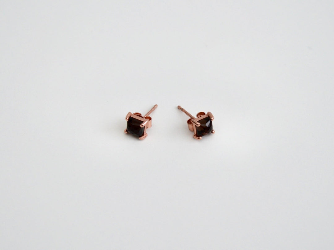 Square Gems: Rauchquarz Ohrstecker Prong | vergoldet, rosévergoldet, silber