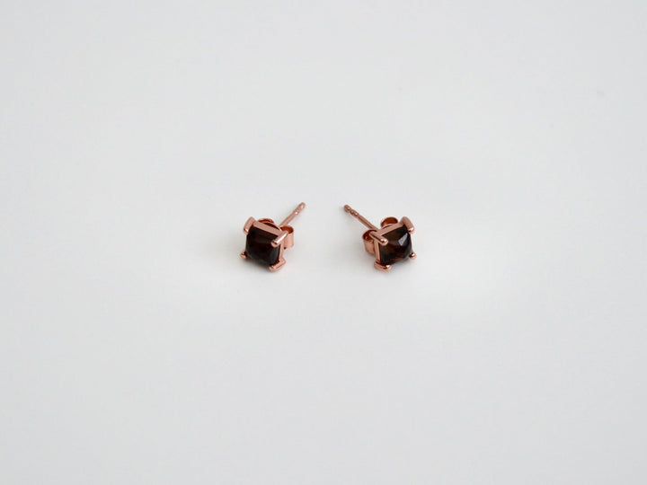 Square Gems: Rauchquarz Ohrstecker Prong | vergoldet, rosévergoldet, silber