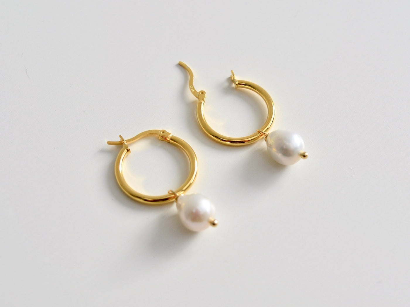Baroque Pearls: Creolen mit echten Zuchtperlen | vergoldet, silber