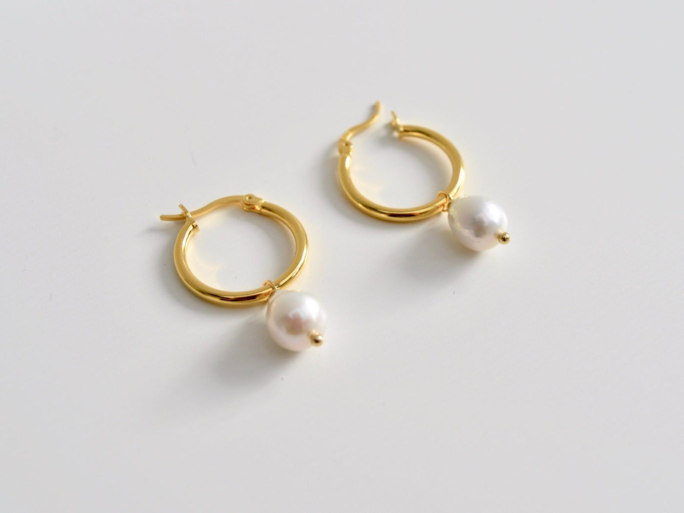 Baroque Pearls: Creolen mit echten Zuchtperlen | vergoldet, silber