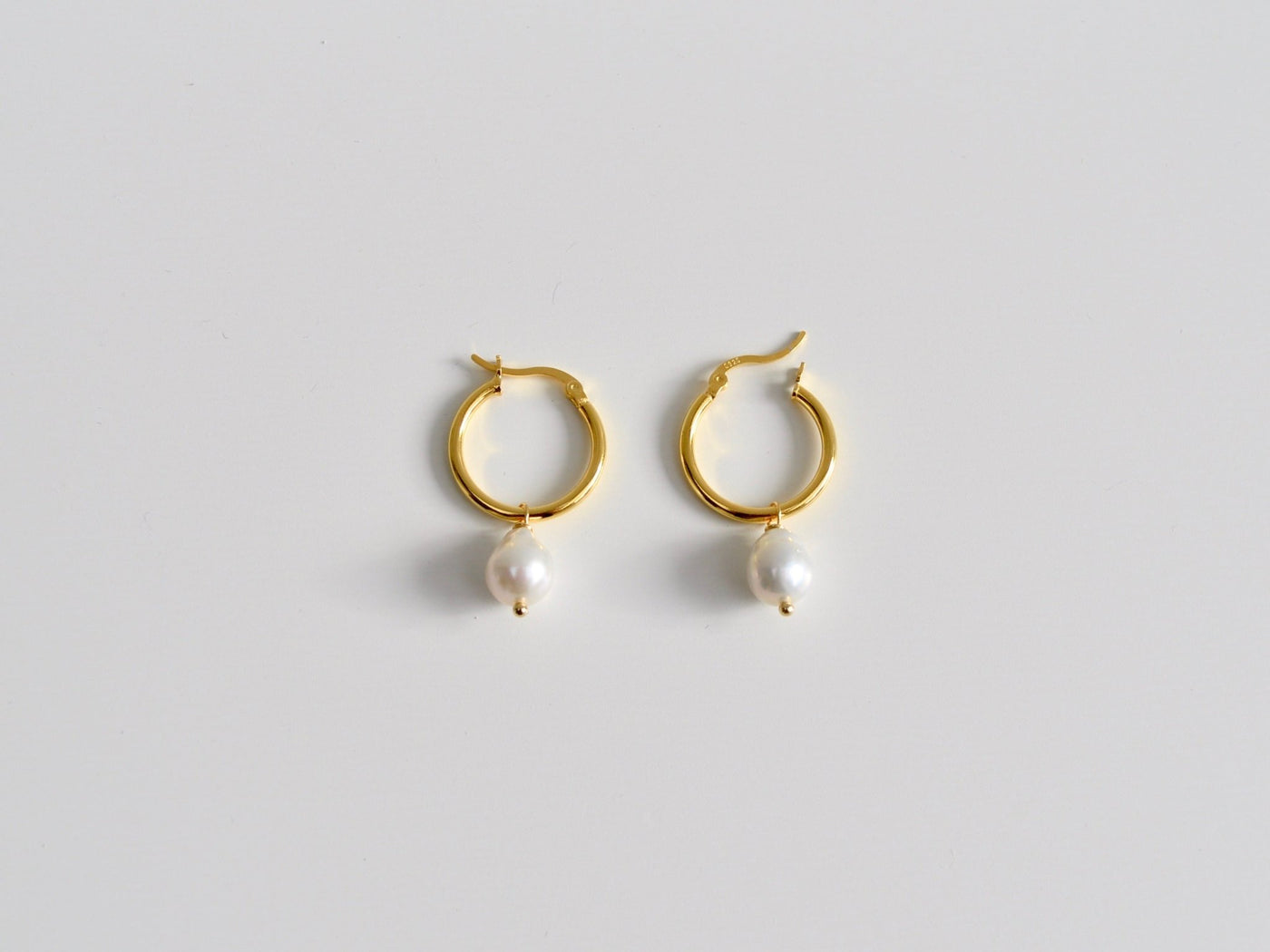 Baroque Pearls: Creolen mit echten Zuchtperlen | vergoldet, silber