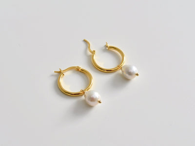 Baroque Pearls: Creolen mit echten Zuchtperlen | vergoldet, silber
