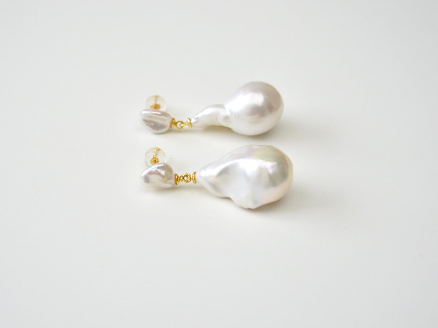 Baroque Pearls: Deluxe Ohrstecker mit 3D AAA Süßwasserperlen | vergoldet