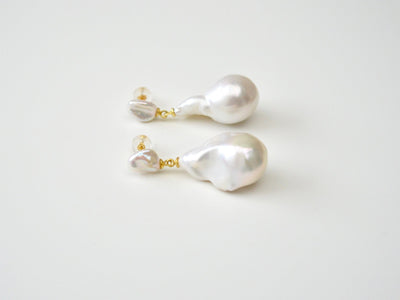 Baroque Pearls: Deluxe Ohrstecker mit 3D AAA Süßwasserperlen | vergoldet