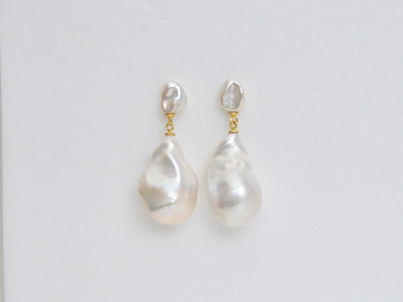 Baroque Pearls: Deluxe Ohrstecker mit 3D AAA Süßwasserperlen | vergoldet