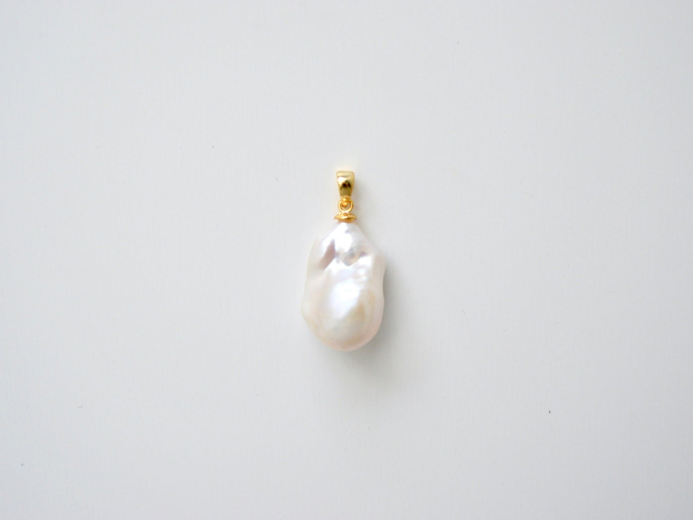 Baroque Pearls: Edler Statement Anhänger Süßwasserperle | vergoldet