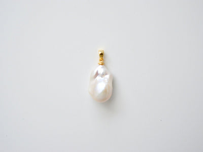 Baroque Pearls: Edler Statement Anhänger Süßwasserperle | vergoldet