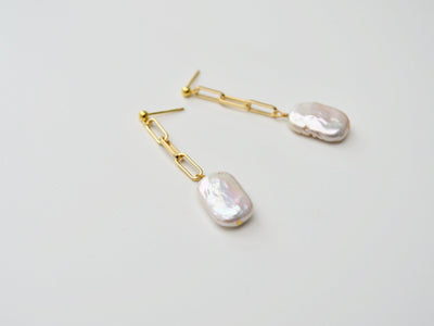 Baroque Pearls: Lange Ohrstecker mit echten Süßwasserperlen | vergoldet