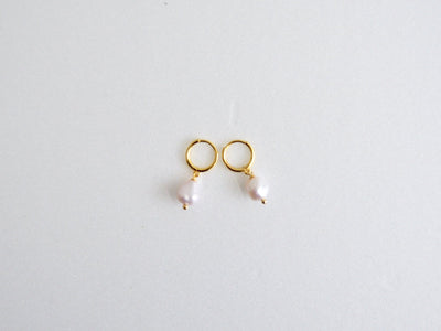 Baroque Pearls: Mini Creolen mit echten Perlen | vergoldet, silber