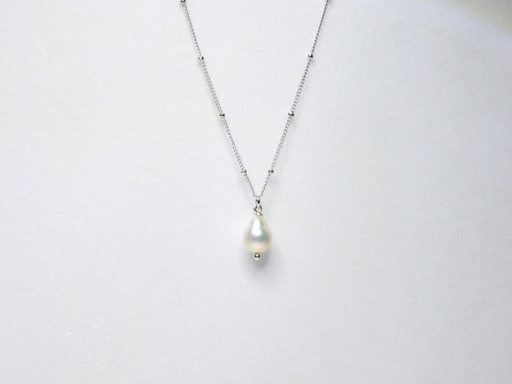 Baroque Pearls: Satellite Kette mit Perle | vergoldet, rosévergoldet, silber