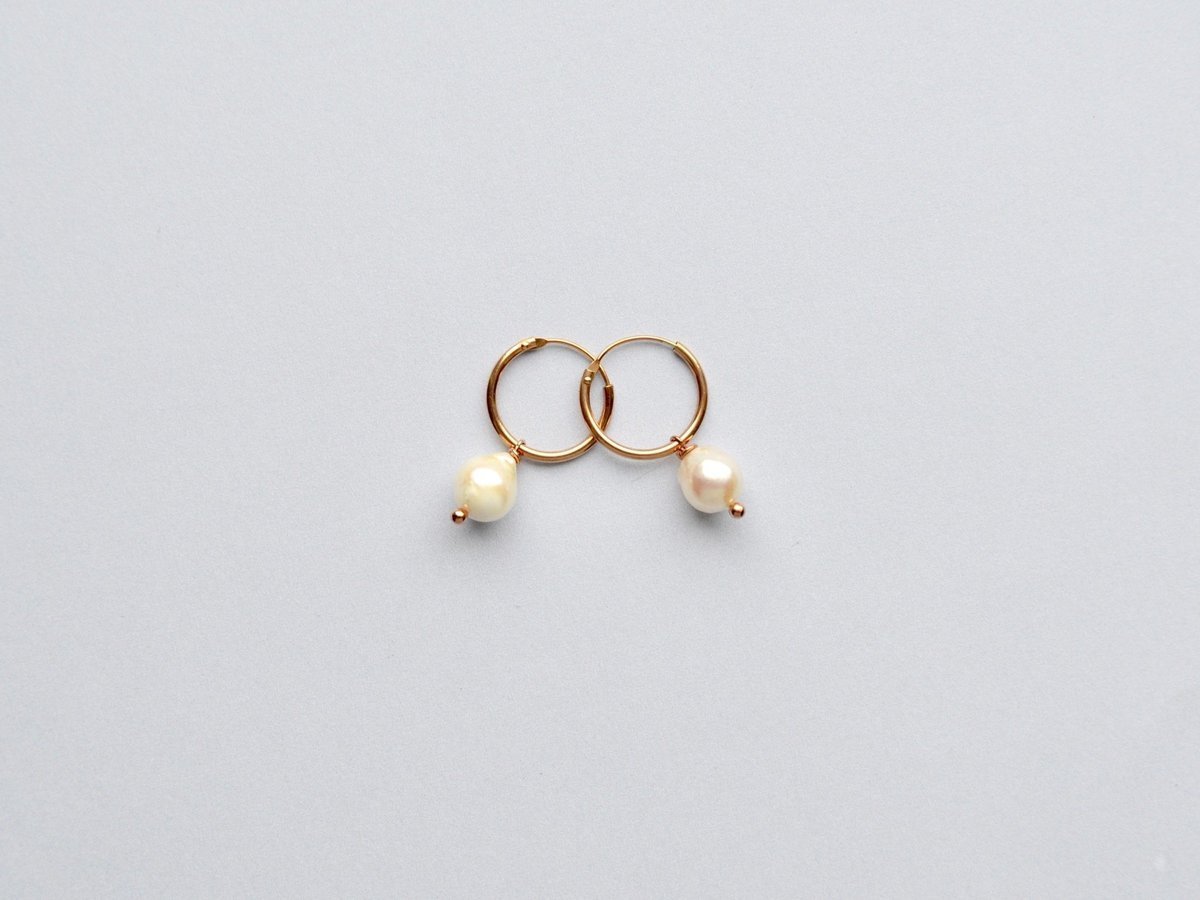 Baroque Pearls: Zarte Perlen Creolen | vergoldet, rosévergoldet, silber - Mia&Martha by Katja Schmalen