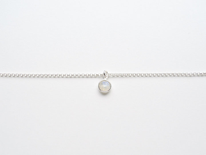 Dangling Delicate Dots: Mondstein Armband | vergoldet, rosévergoldet, silber