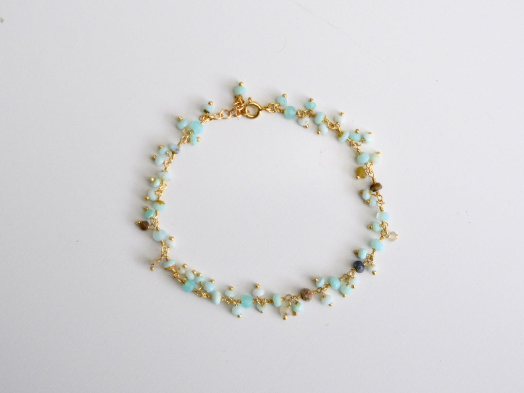 Dangling Gems: Armband Peruanischer Opal | vergoldet