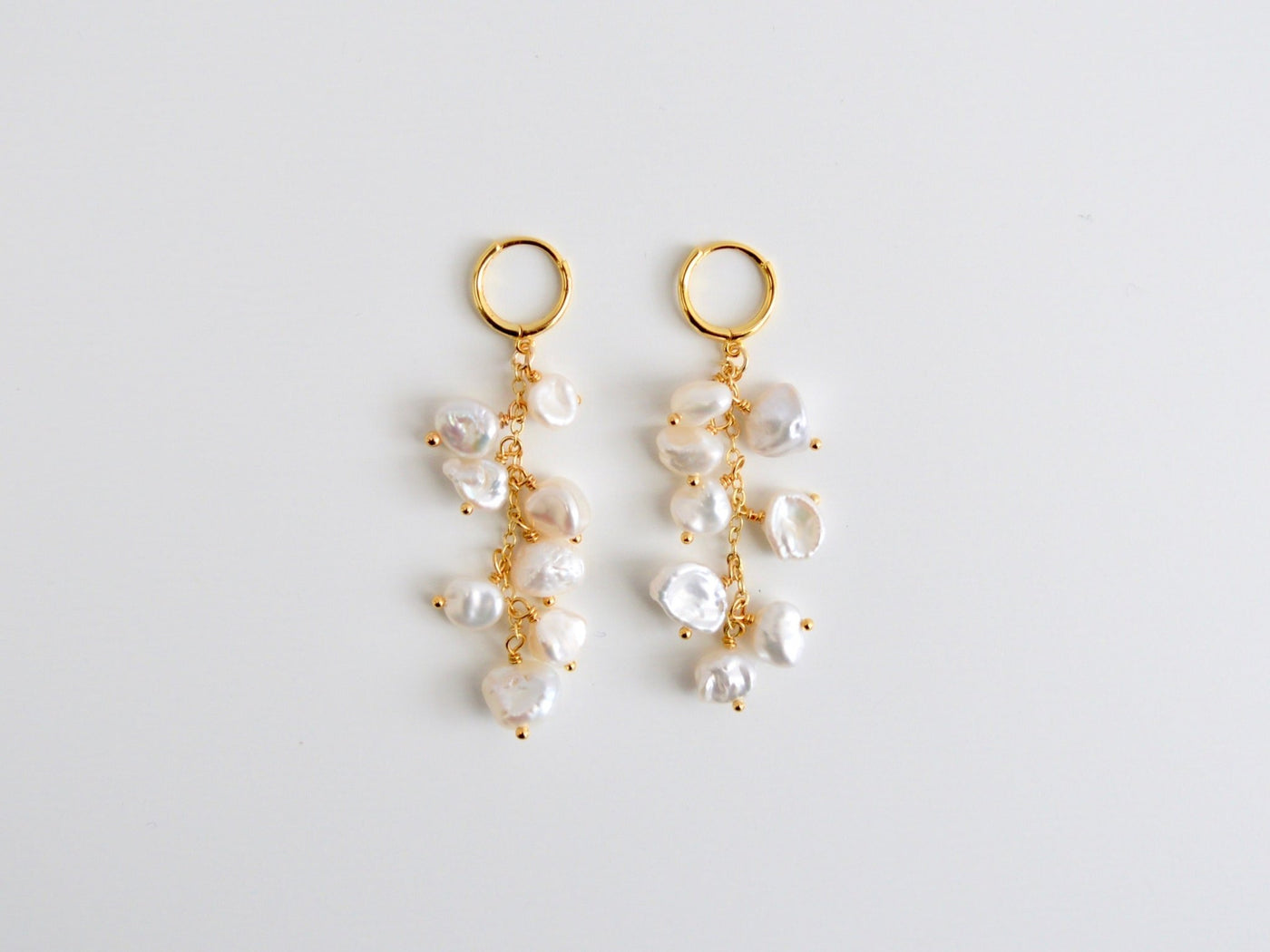 Dangling Pearls: Mini Creolen mit echten Barockperlen | vergoldet