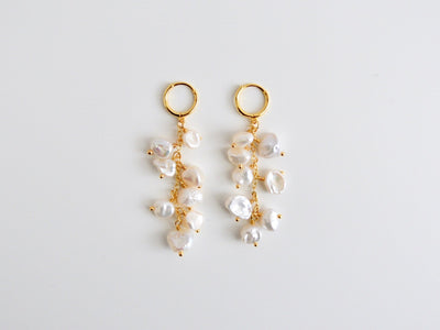 Dangling Pearls: Mini Creolen mit echten Barockperlen | vergoldet