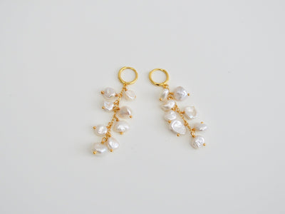 Dangling Pearls: Mini Creolen mit echten Barockperlen | vergoldet