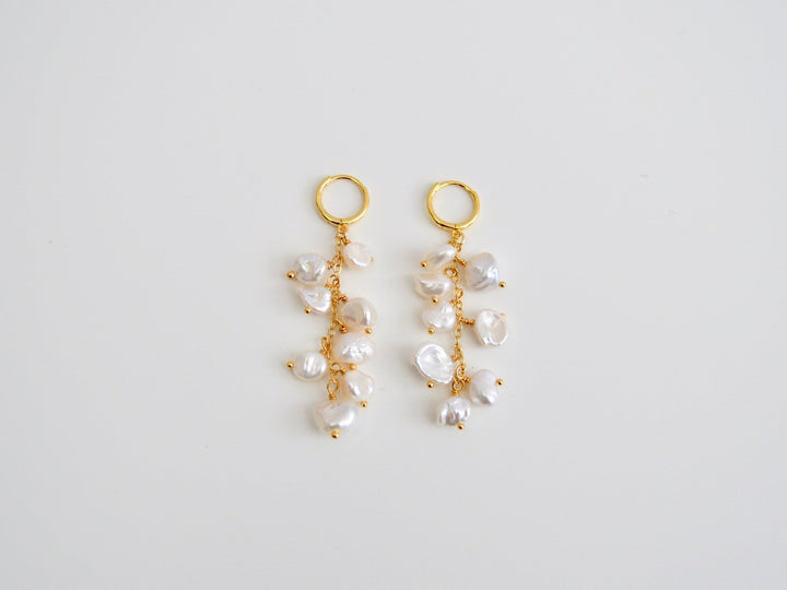 Dangling Pearls: Mini Creolen mit echten Barockperlen | vergoldet