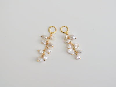 Dangling Pearls: Mini Creolen mit echten Barockperlen | vergoldet