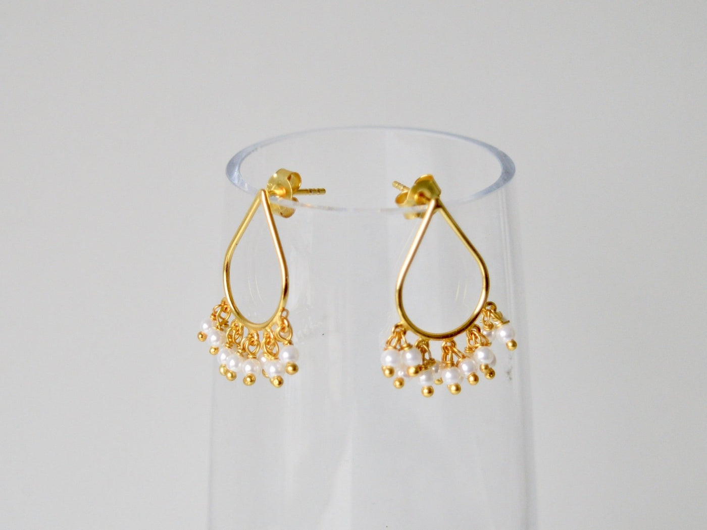 Dangling Pearls: Zarte Ohrstecker mit Perlen | vergoldet, rosévergoldet, silber