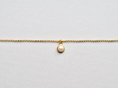 Dangling Pearls: Zartes Perlen Armkettchen vergoldet - Mia&Martha by Katja Schmalen