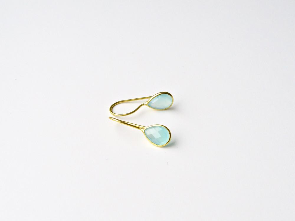 Delicate: Aqua Chalcedon Ohrringe vergoldet - Mia&Martha by Katja Schmalen