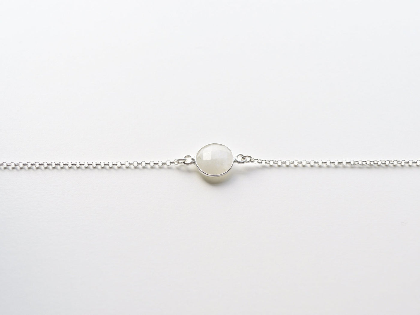 Delicate Dot: Mondstein Armband silber | Zwei Größen - Mia&Martha by Katja Schmalen