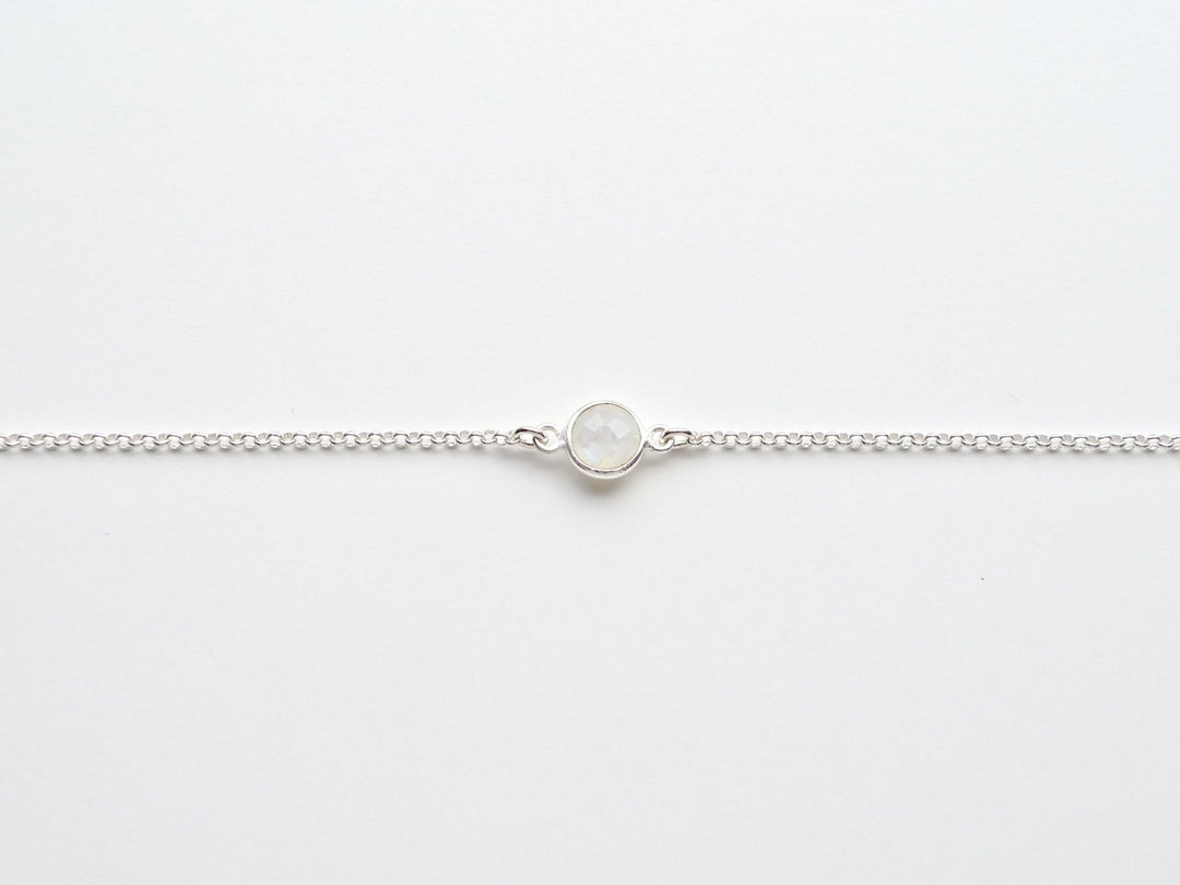 Delicate Dot: Mondstein Armband silber | Zwei Größen - Mia&Martha by Katja Schmalen