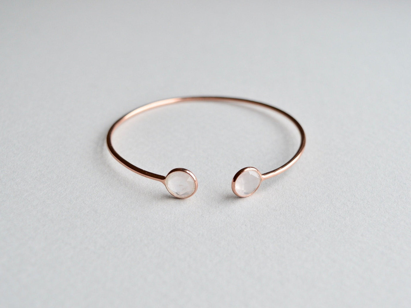 Delicate Dots: Rosenquarz Armspange | vergoldet, rosévergoldet, silber