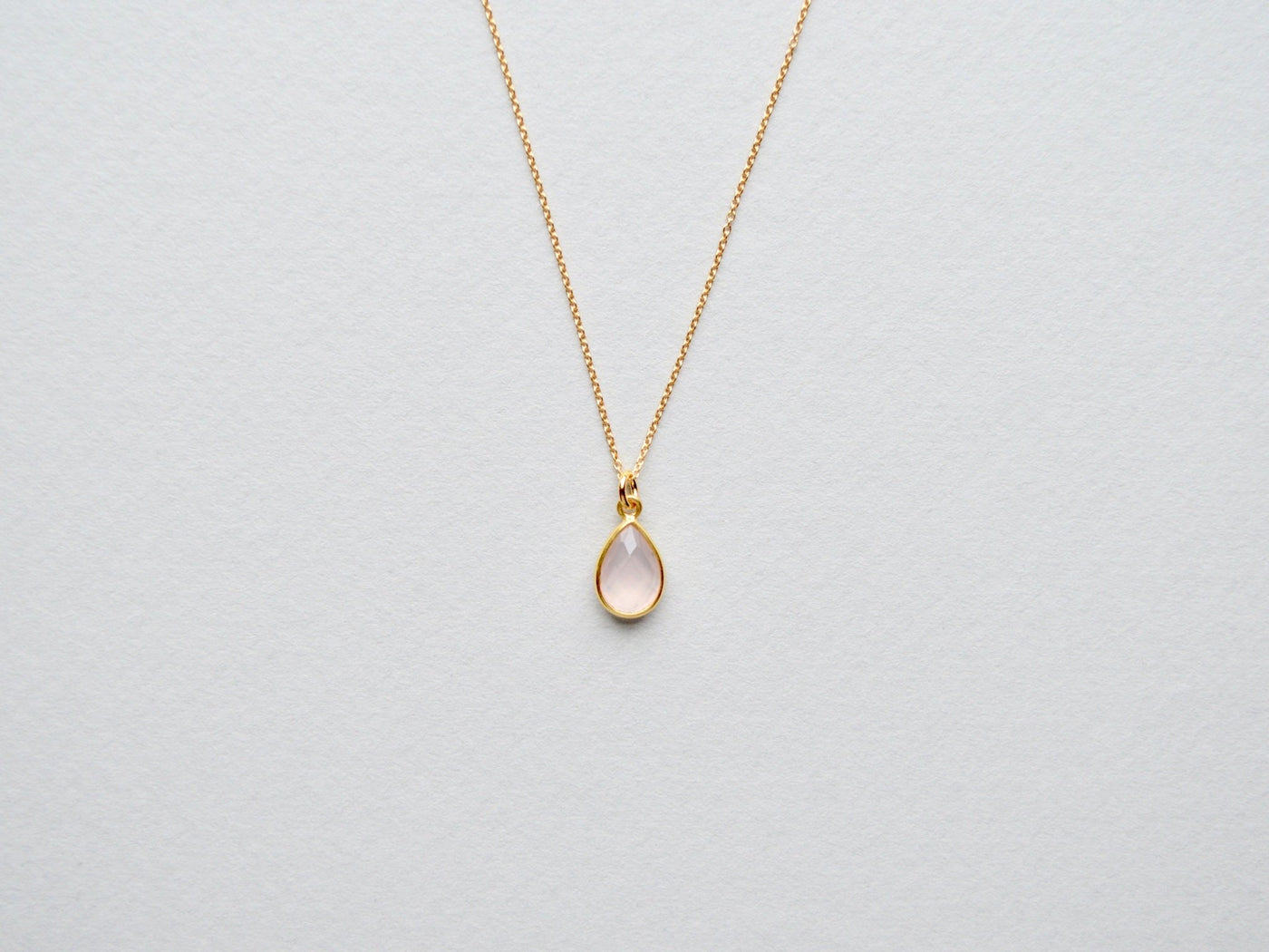 Delicate Drops: Rosenquarz Kette vergoldet - Mia&Martha by Katja Schmalen