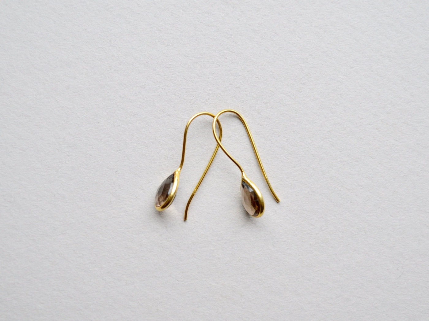 Delicate: Rauchquarz Ohrringe vergoldet - Mia&Martha by Katja Schmalen