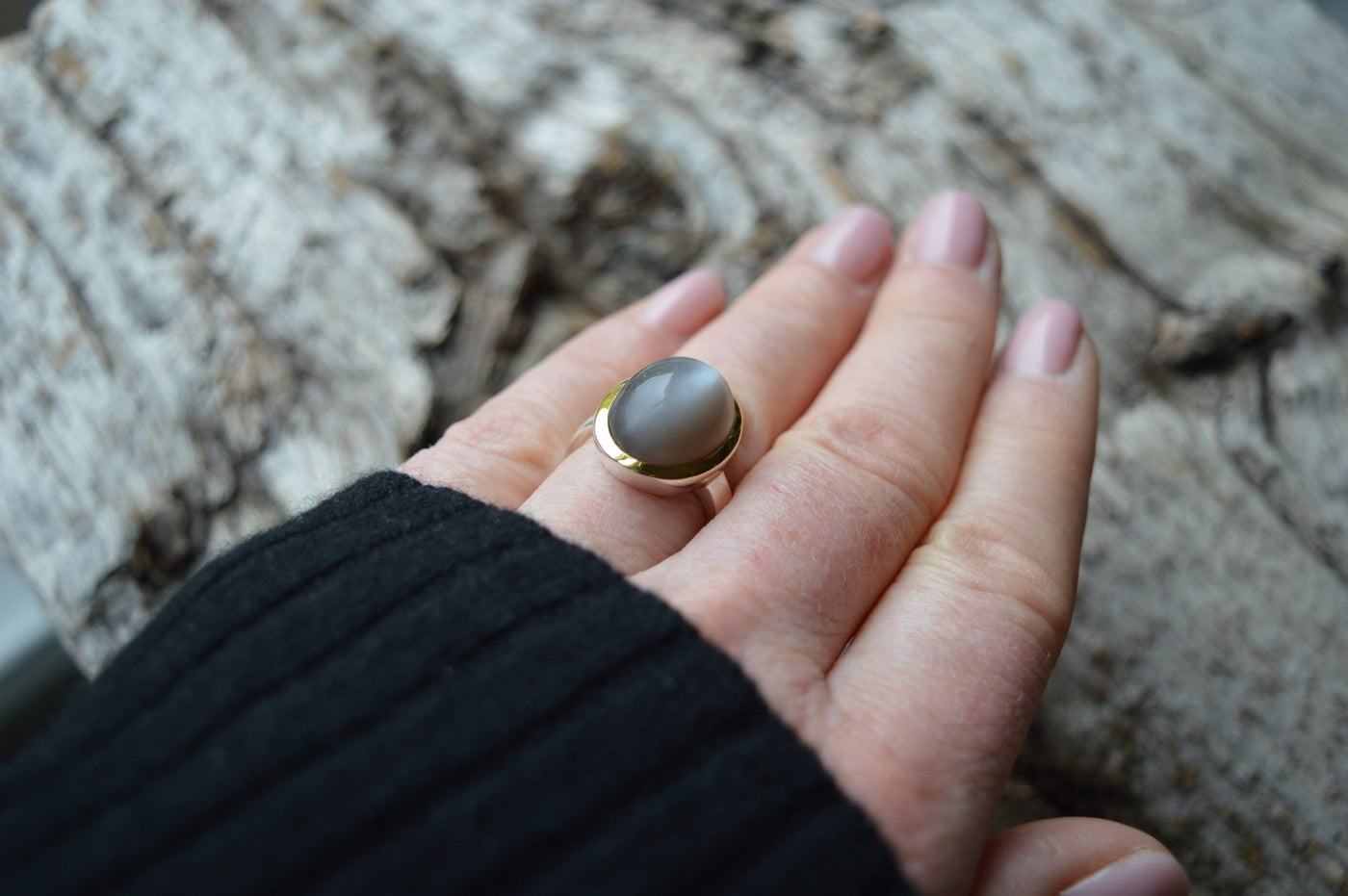 Einzelstück: Grauer Mondstein Statement Ring vergoldet - Mia&Martha by Katja Schmalen