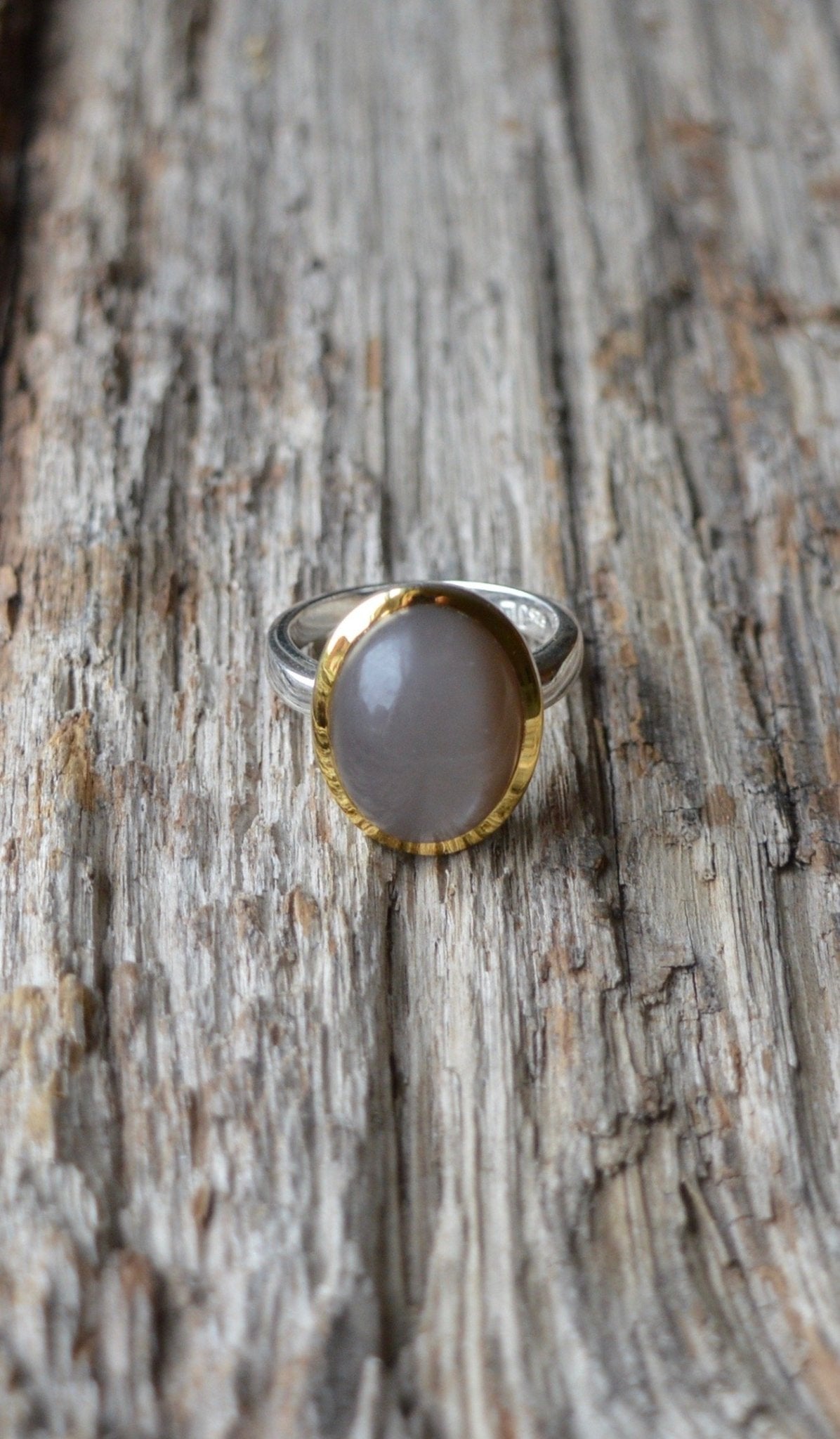 Einzelstück: Grauer Mondstein Statement Ring vergoldet - Mia&Martha by Katja Schmalen