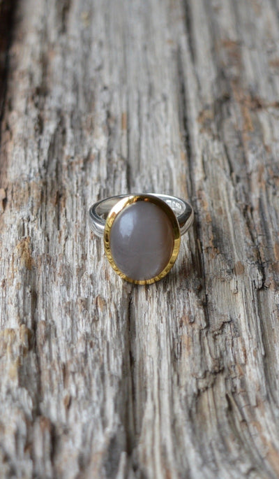 Einzelstück: Grauer Mondstein Statement Ring vergoldet - Mia&Martha by Katja Schmalen