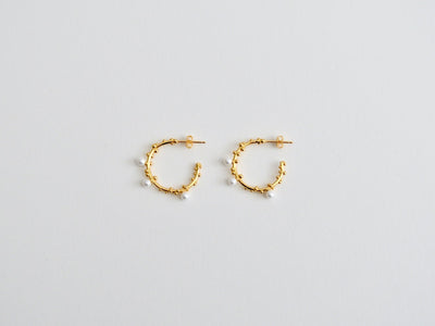 FEYNGOLD: Dotted Pearl Studs | vergoldet