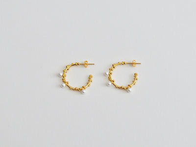 FEYNGOLD: Dotted Pearl Studs | vergoldet