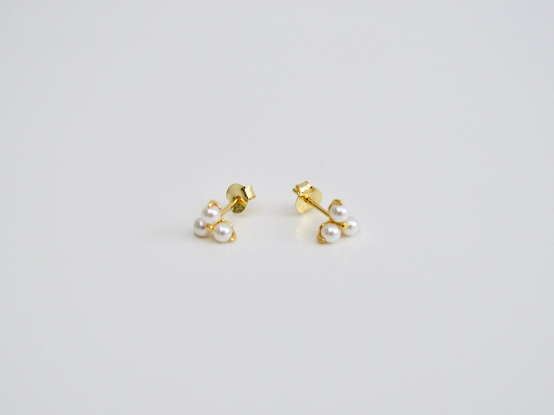 FEYNGOLD: Tiny Pearl Studs | vergoldet