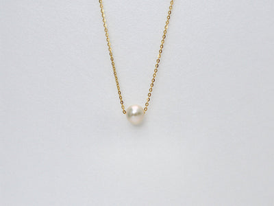 Floating Pearls: Moderne Perlenkette | vergoldet