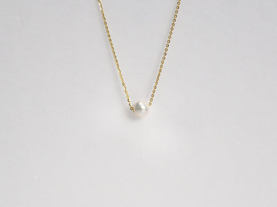 Floating Pearls: Moderne Perlenkette | vergoldet