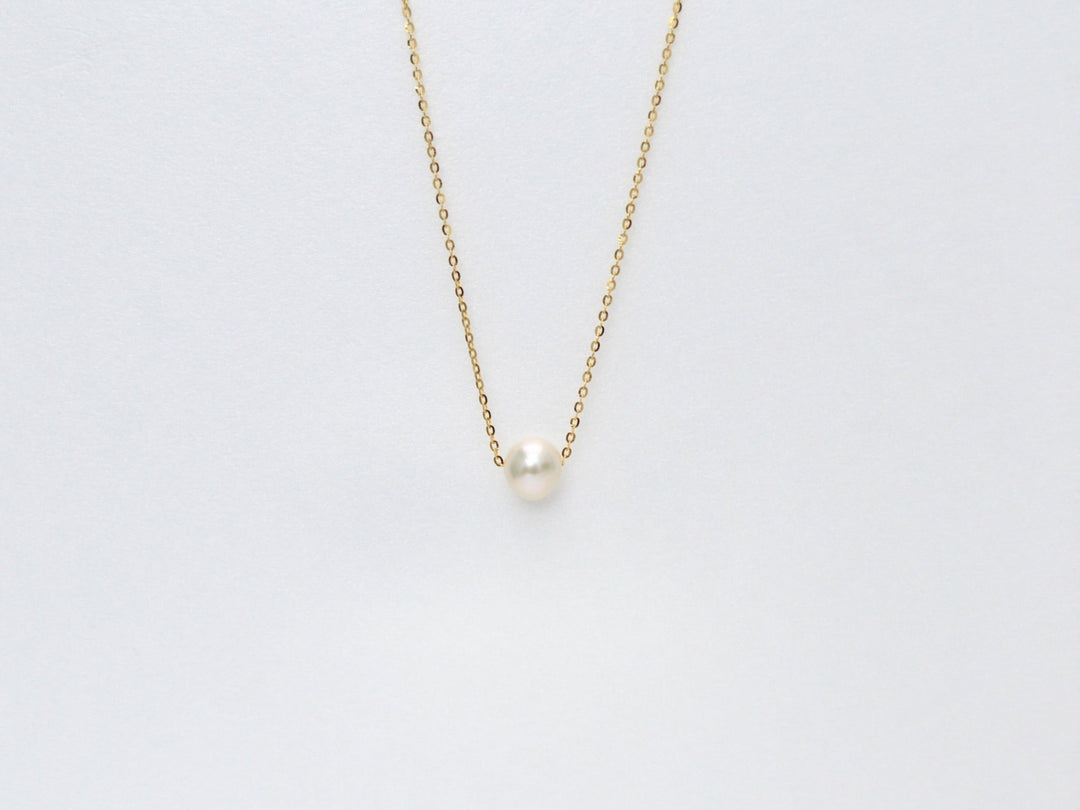 Floating Pearls: Moderne Perlenkette | vergoldet