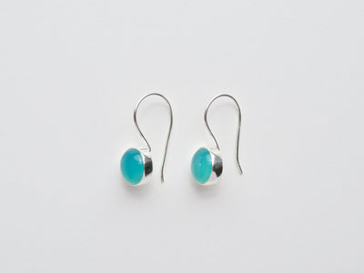 Gem Dots: Aqua Chalcedon Ohrringe | vergoldet, rosévergoldet, silber