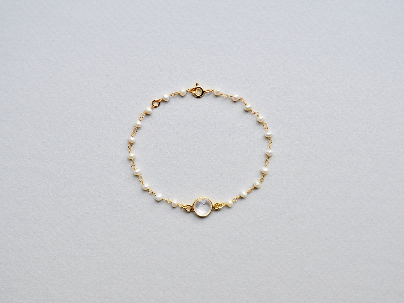 Gems & Pearls: Perlen und Rosenquarz Armband vergoldet - Mia&Martha by Katja Schmalen
