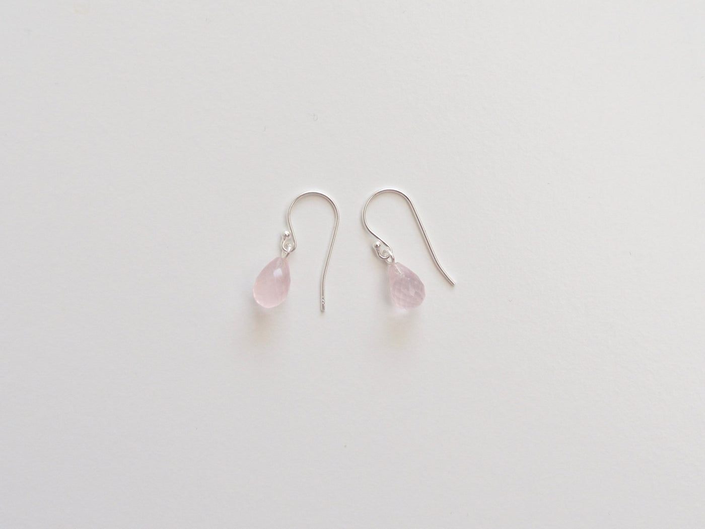Gentle Drops: Zarte Rosenquarz Ohrringe | vergoldet, rosévergoldet, silber