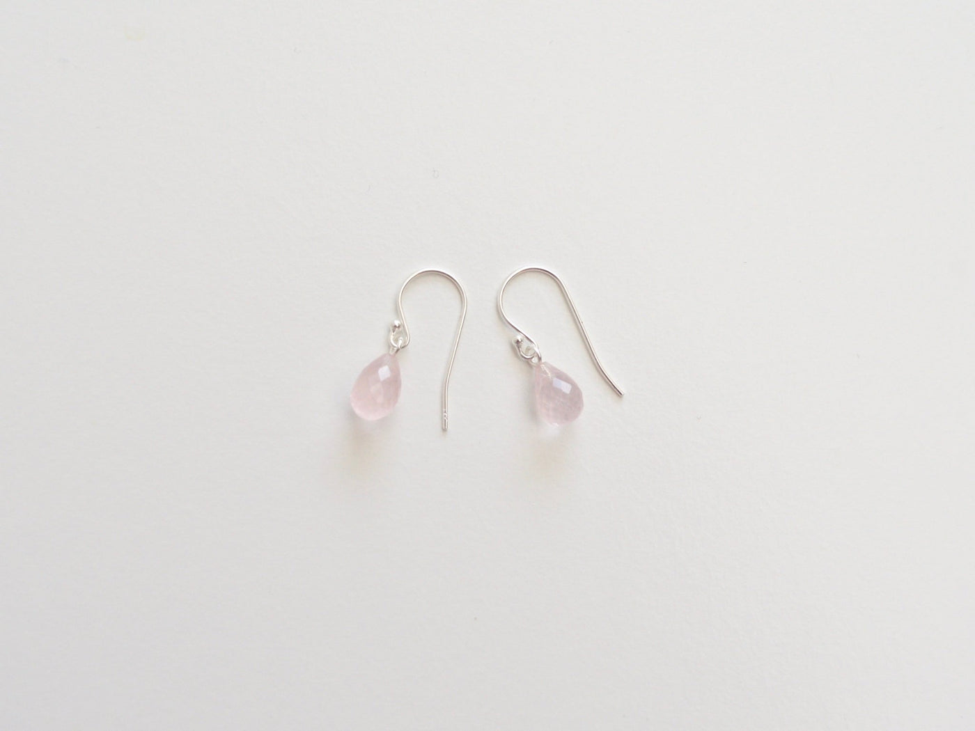 Gentle Drops: Zarte Rosenquarz Ohrringe | vergoldet, rosévergoldet, silber