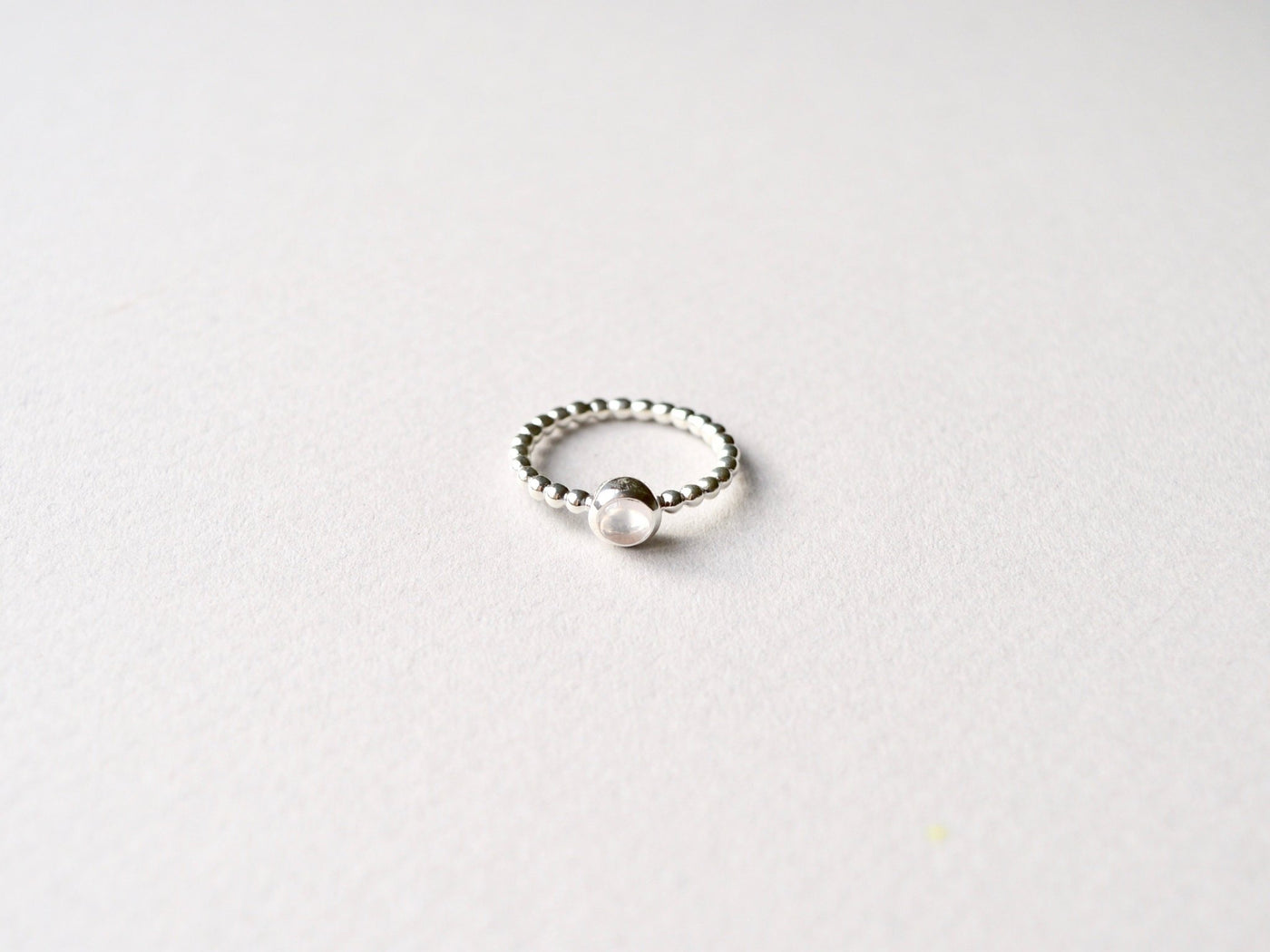 Mini Gem Dot: Rosenquarz Ring Dotty silber - Mia&Martha by Katja Schmalen