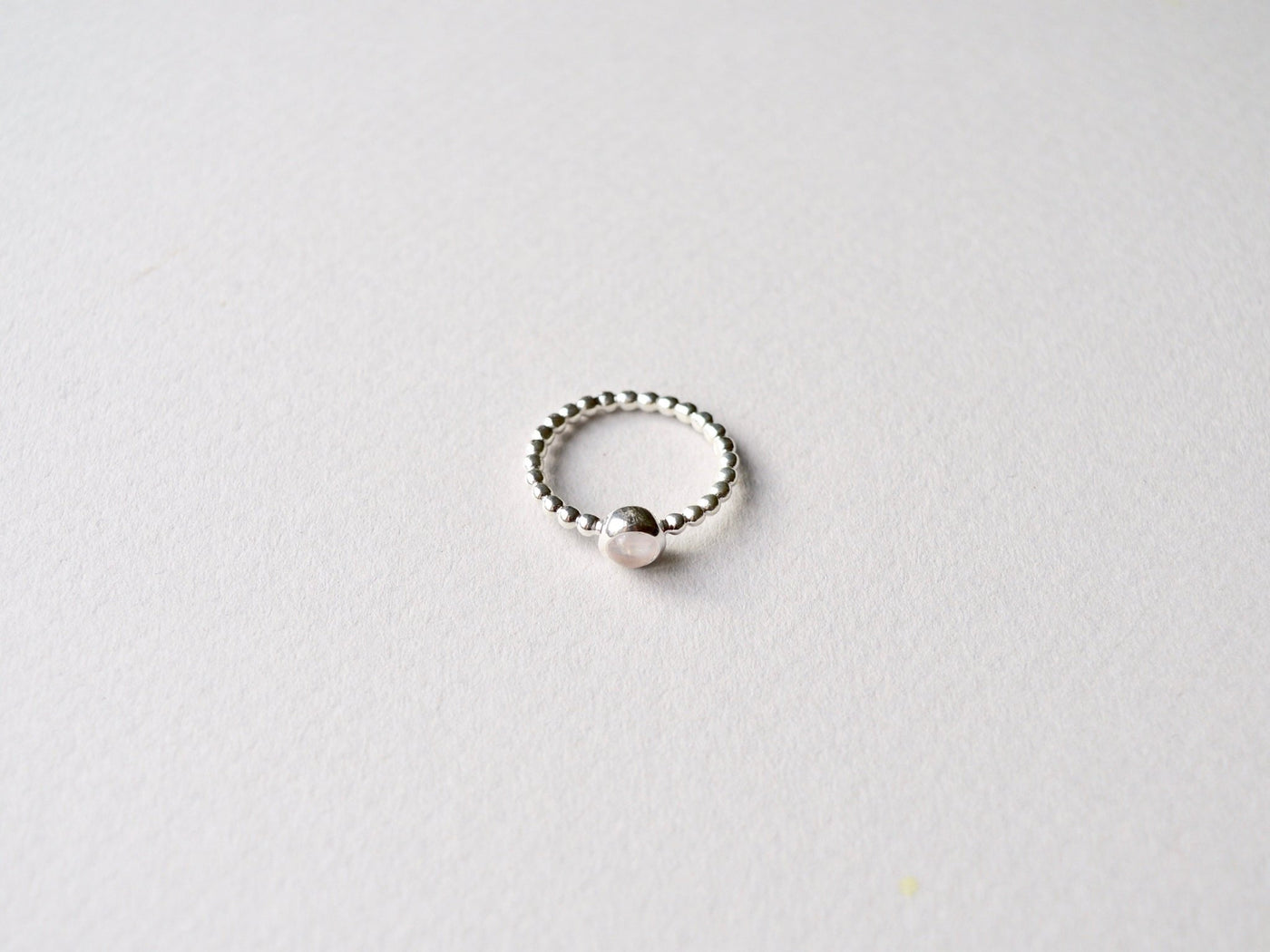 Mini Gem Dot: Rosenquarz Ring Dotty silber - Mia&Martha by Katja Schmalen