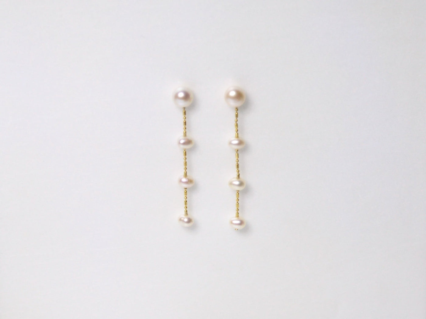 New Collection: Feminine Perlenohrringe | vergoldet