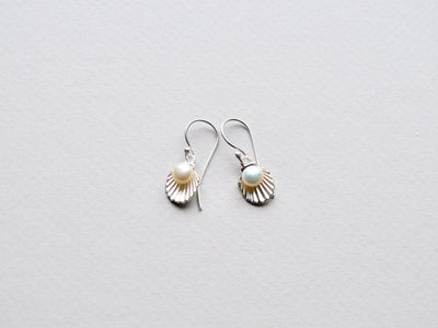 Oysters & Pearls: Muschelohrringe mit Perlen | vergoldet, silber - Mia&Martha by Katja Schmalen