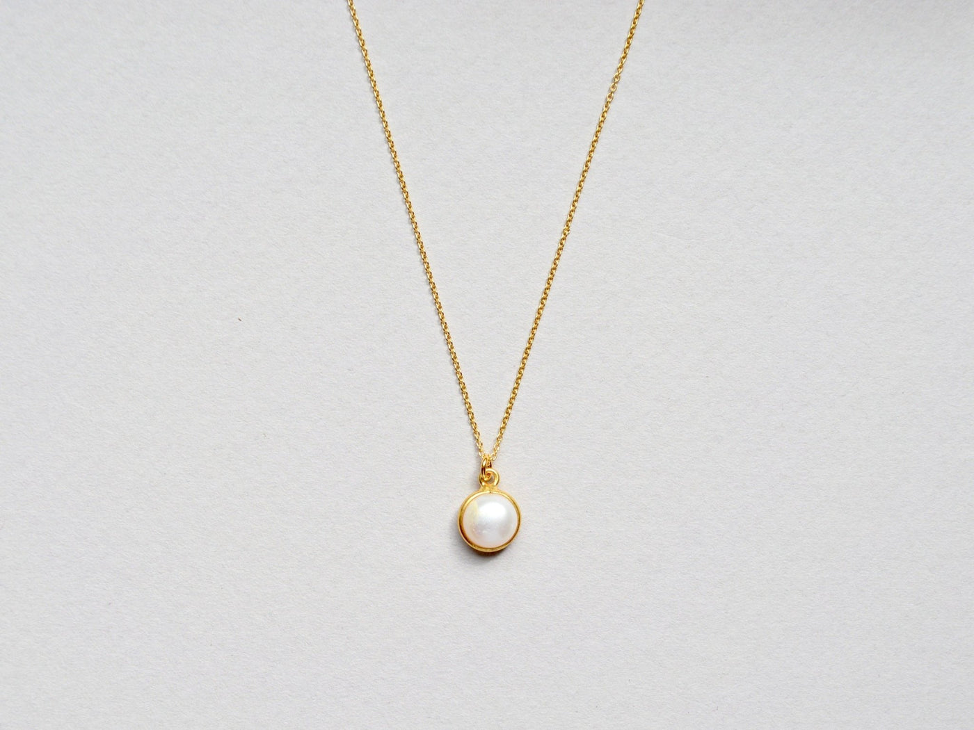Pearl Dots: Bezaubernde Perlenkette vergoldet - Mia&Martha by Katja Schmalen