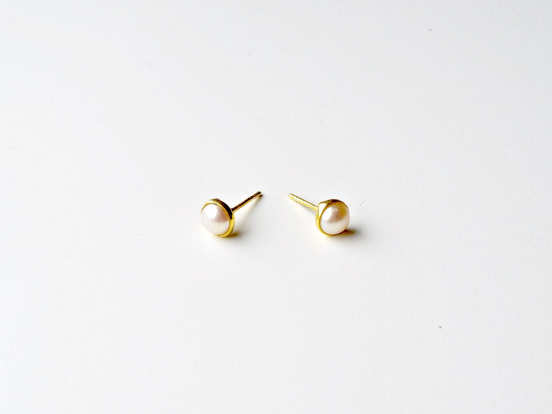 Pearls: Perlen Ohrstecker vergoldet - Mia&Martha by Katja Schmalen