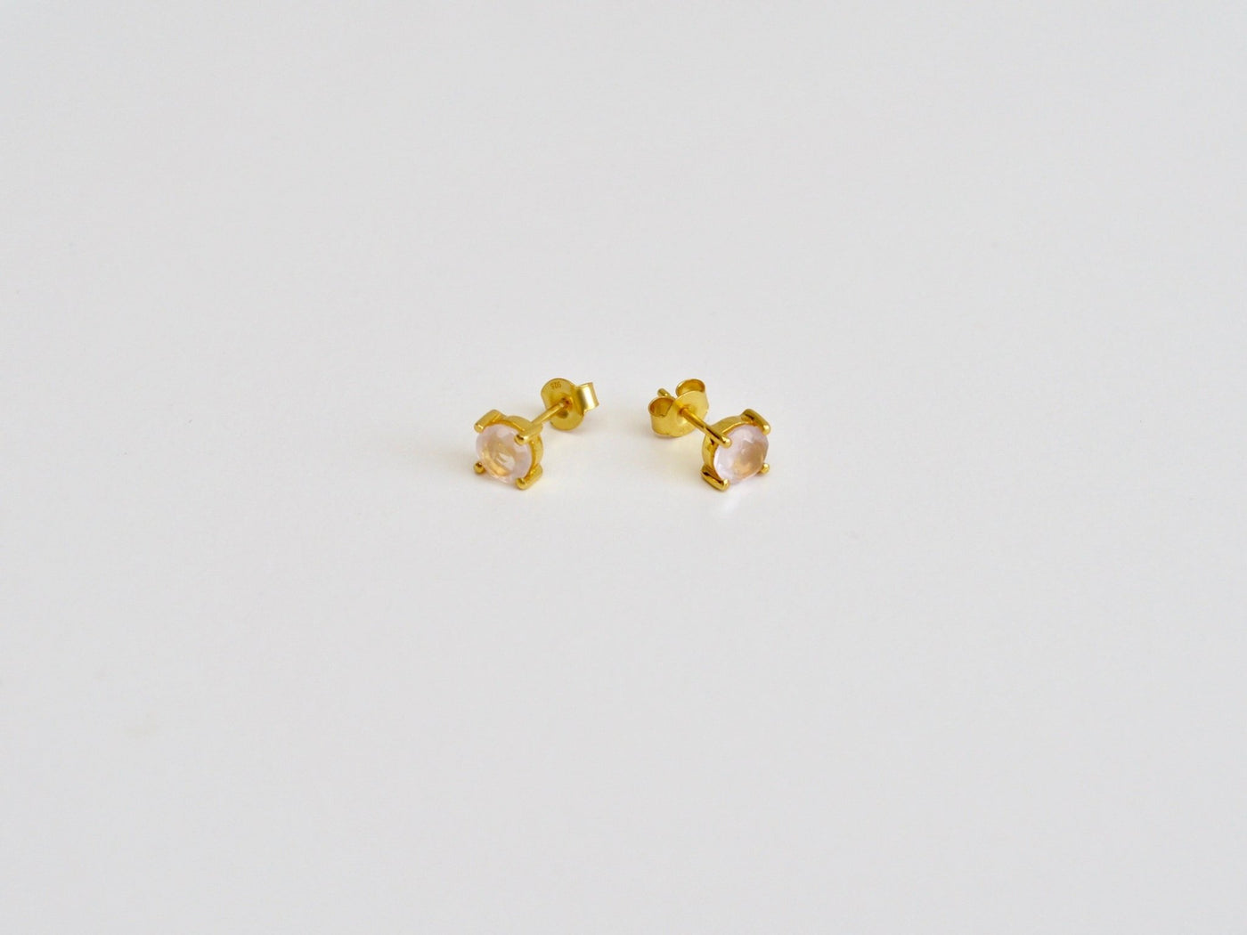 Round Gems: Rosenquarz Ohrstecker Prong | vergoldet, rosévergoldet, silber